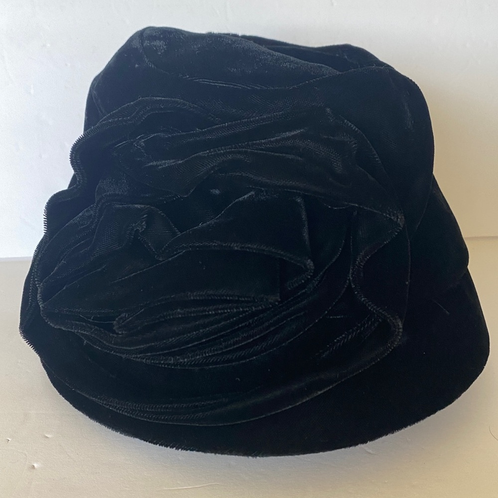 Joyce Creations California Hat Velvet Slouchy Cloche Flower Accent Black Vintage